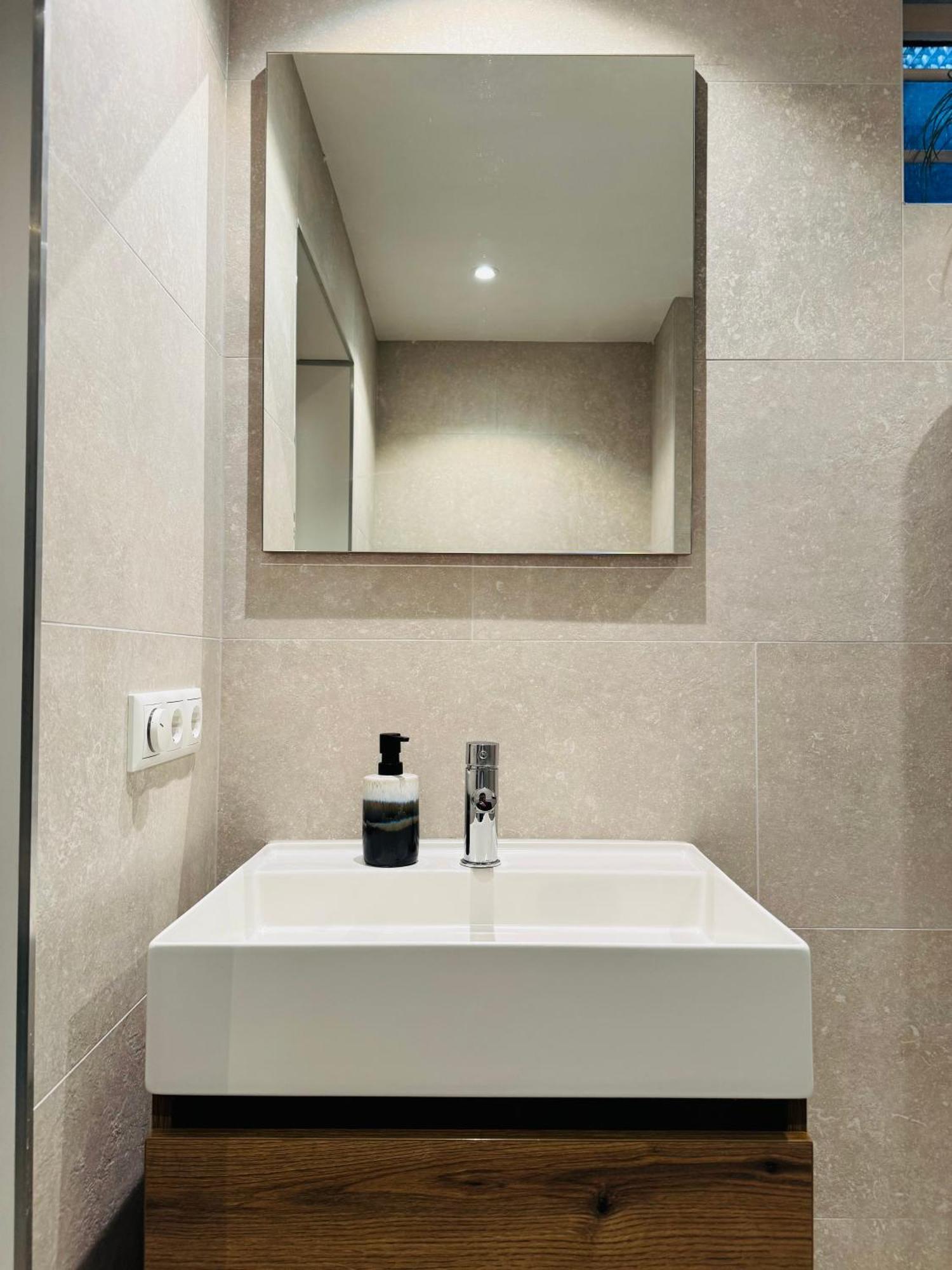 Hello Noordwijk - Souterrain Hoogwakersbosstraat 6 Apartment ภายนอก รูปภาพ